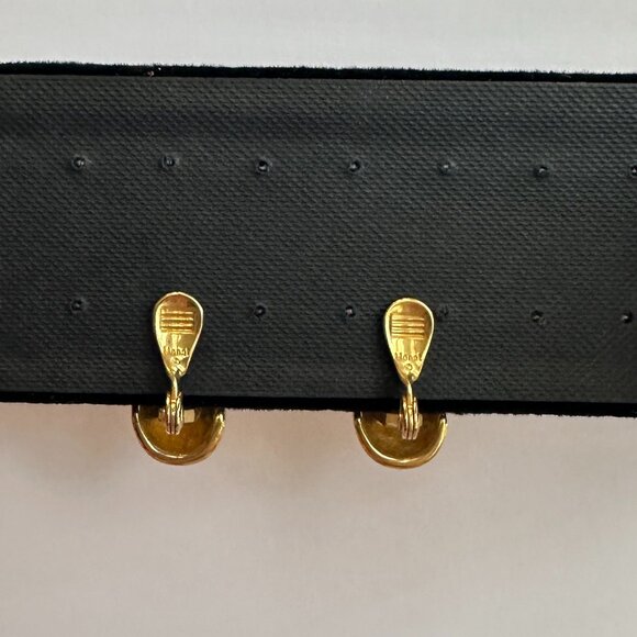 Gold Tone Vintage Clip Earrings - Picture 2 of 2